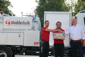 Nieuwe zuigauto voor team Riooltechniek - Modderkolk